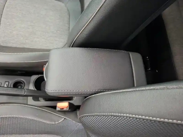 Renault Captur dci 90 edc — photo 23