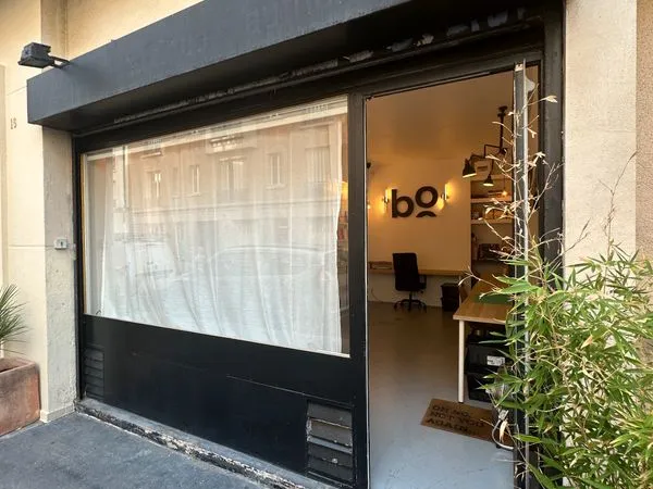 Poste en bureau partagé Paris 11 - atelier design graphique