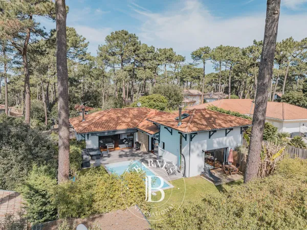 VILLA « FLORÉAL » AVEC PISCINE ET JACUZZI AU PYLA-SUR-MER À PROXIMITÉ DU MOULLEAU - CAPACITÉ 18 COUC