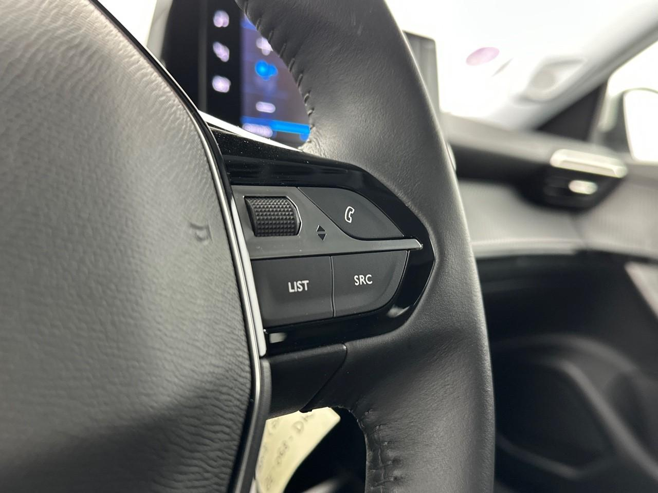 Peugeot 2008 puretech 100 s&s bvm6 style — photo 18