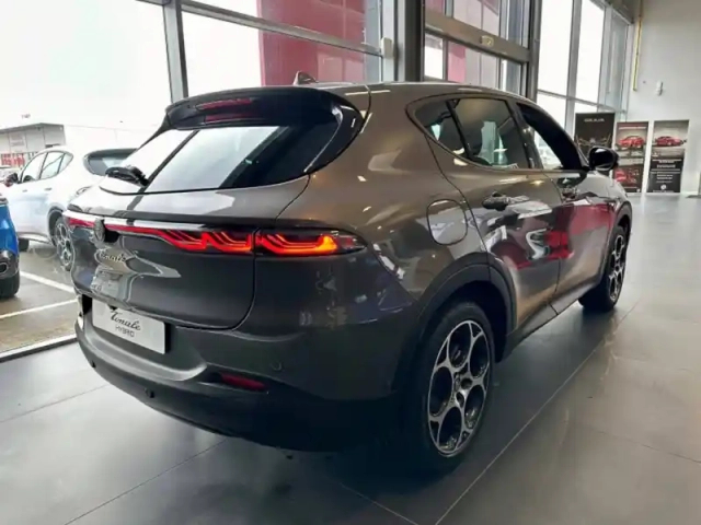 Alfa Romeo Tonale 1.3 phev 190ch sprint at6 e-q4 — photo 4