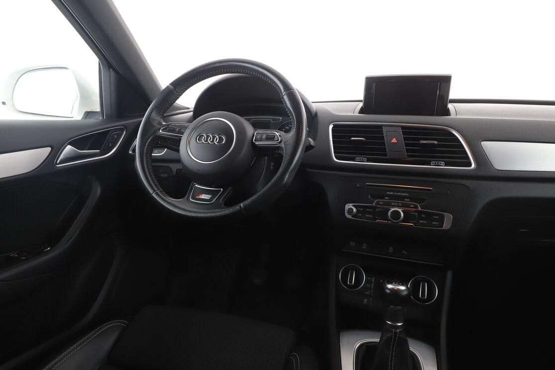 Audi Q3 2.0 TDI S Line — photo 12