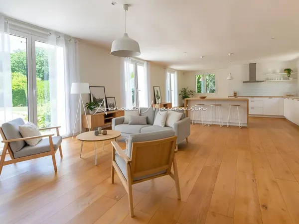 Grande maison familiale au calme avec piscine
