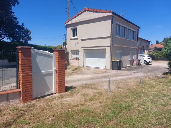 Blagnac Hyper Centre Maison divisée en 2 Appartements T2 + GARAGE