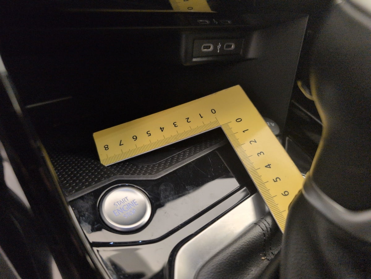 Volkswagen T-Roc — photo 26