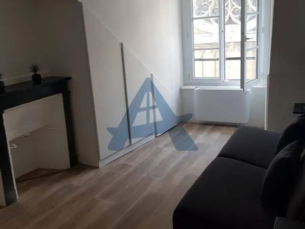 Studio 1 pièce 12 m²
