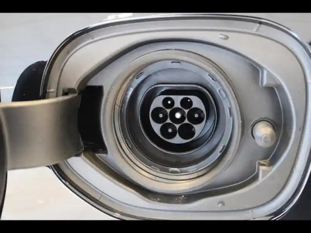 Volvo Xc60 t6 hybride rechargeable 253 + 145ch black edition geartronic 8 awd — photo 15