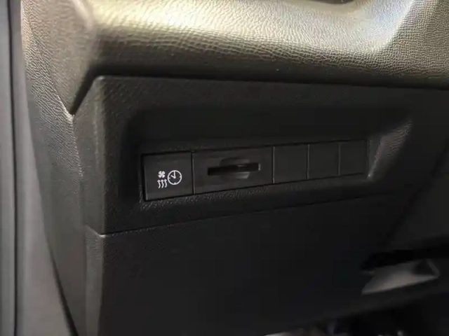 Peugeot 308 electrique 55 kwh 156ch — photo 21