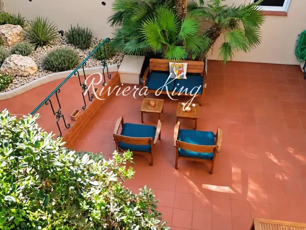 Magnifique appartement rénové terrasse et jardin privés