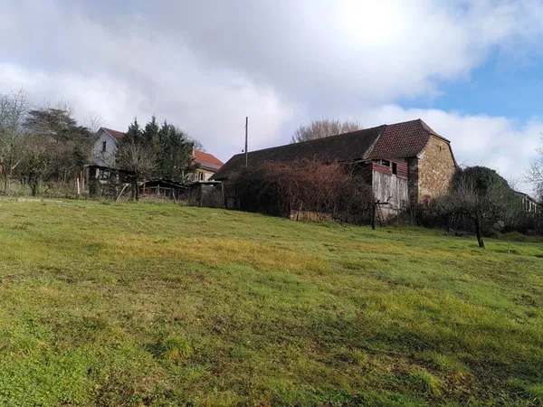 Secteur Capdenac-Gare : Terrain avec permis de construire et vues rurales