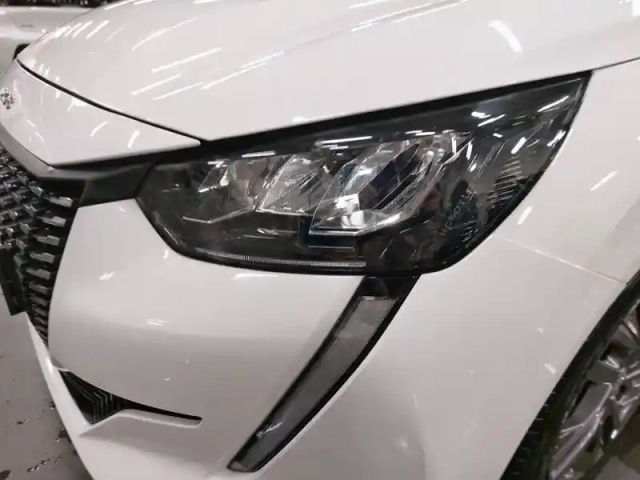 Peugeot 208 puretech 75 s&amp;s bvm5 — photo 6