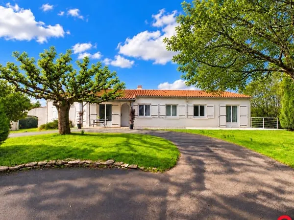 Maison 5 pièces 312 m²