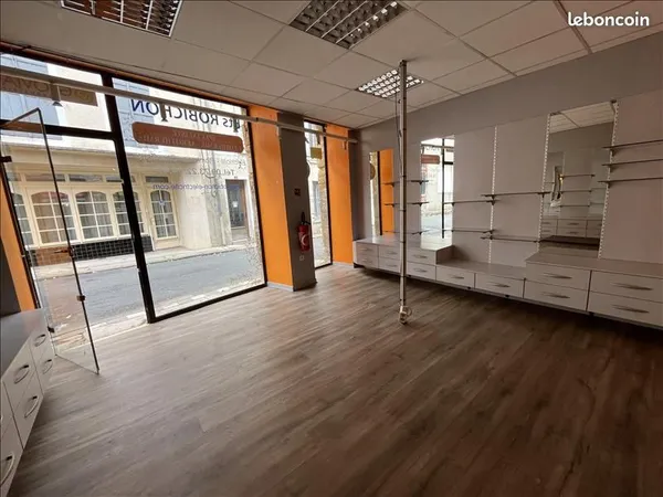 Local 54 m²