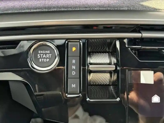 Peugeot 3008 hybrid 145 e-dcs6 — photo 14