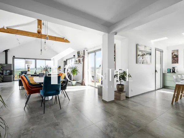 Maison récente, 5 chambres - 267m2 à Morainvilliers