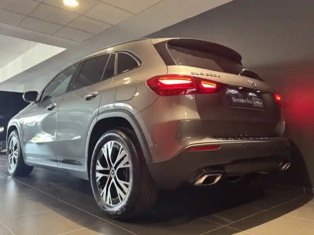 Mercedes Gla 200 d progressive line — photo 46