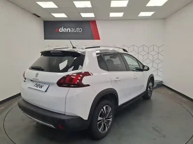 Peugeot 2008 1.2 puretech 110ch s&amp;s bvm5 — photo 18