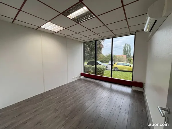 Bureaux 185 m² CANLY