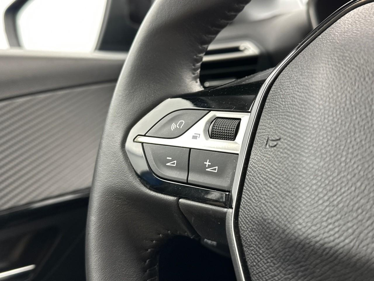 Peugeot 208 puretech 100 s&s bvm6 active — photo 17