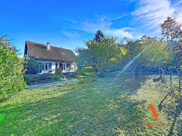Maison familiale de 133 m² - 4 à 5 chambres, terrain arboré