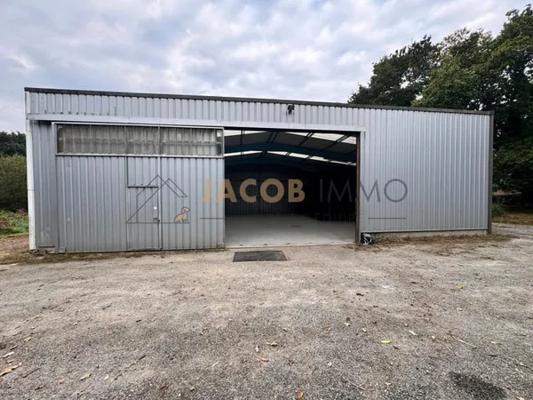 À LOUER - Hangar à Milizac