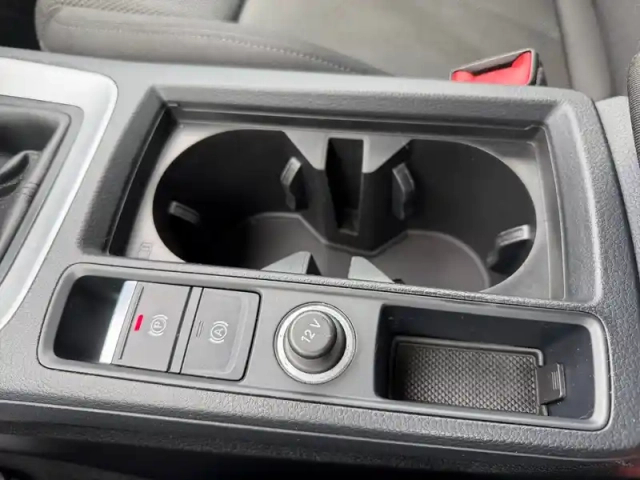Audi Q3 35 tfsi 150 ch — photo 45
