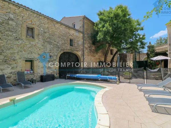 Maison 13 pièces 400 m²
