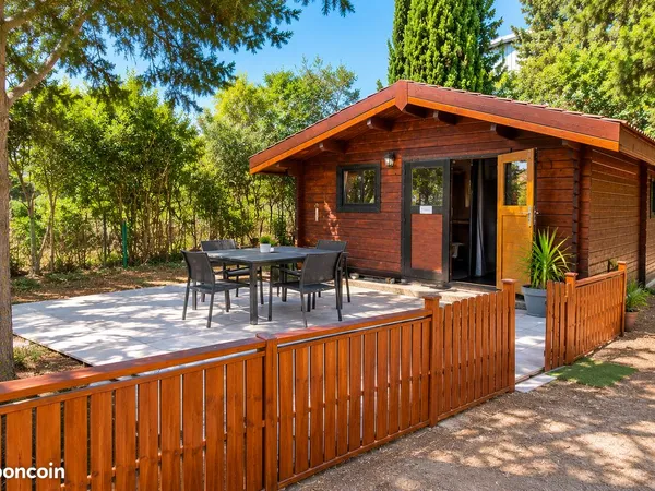 Chalet T2 meublé 40 m² - Sans vis-à-vis, terrasse, jardin, parking - Eau, électricité et fibre inclu
