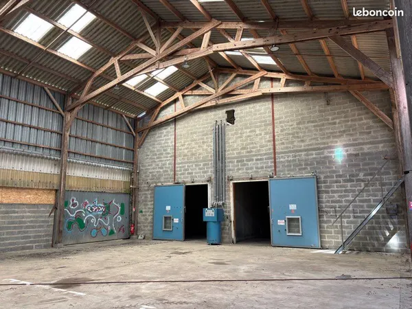 Entrepôt chambre froide atelier dépôt hangar