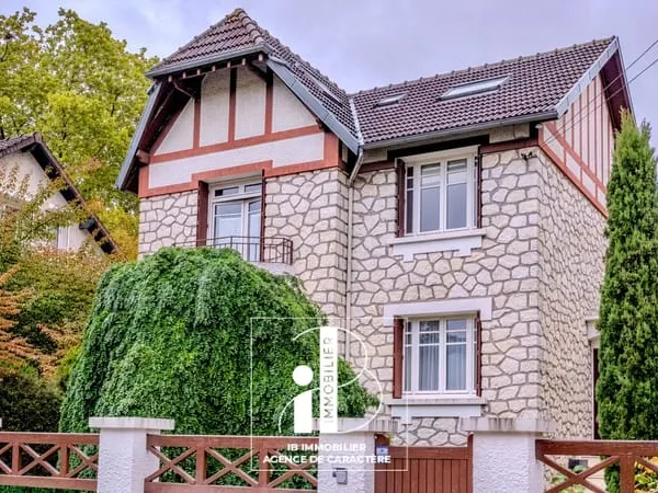FONTAINEBLEAU AVON - MAISON DE CHARME 160 m² - JARDIN ARBORÉ 388 m² - GARAGE