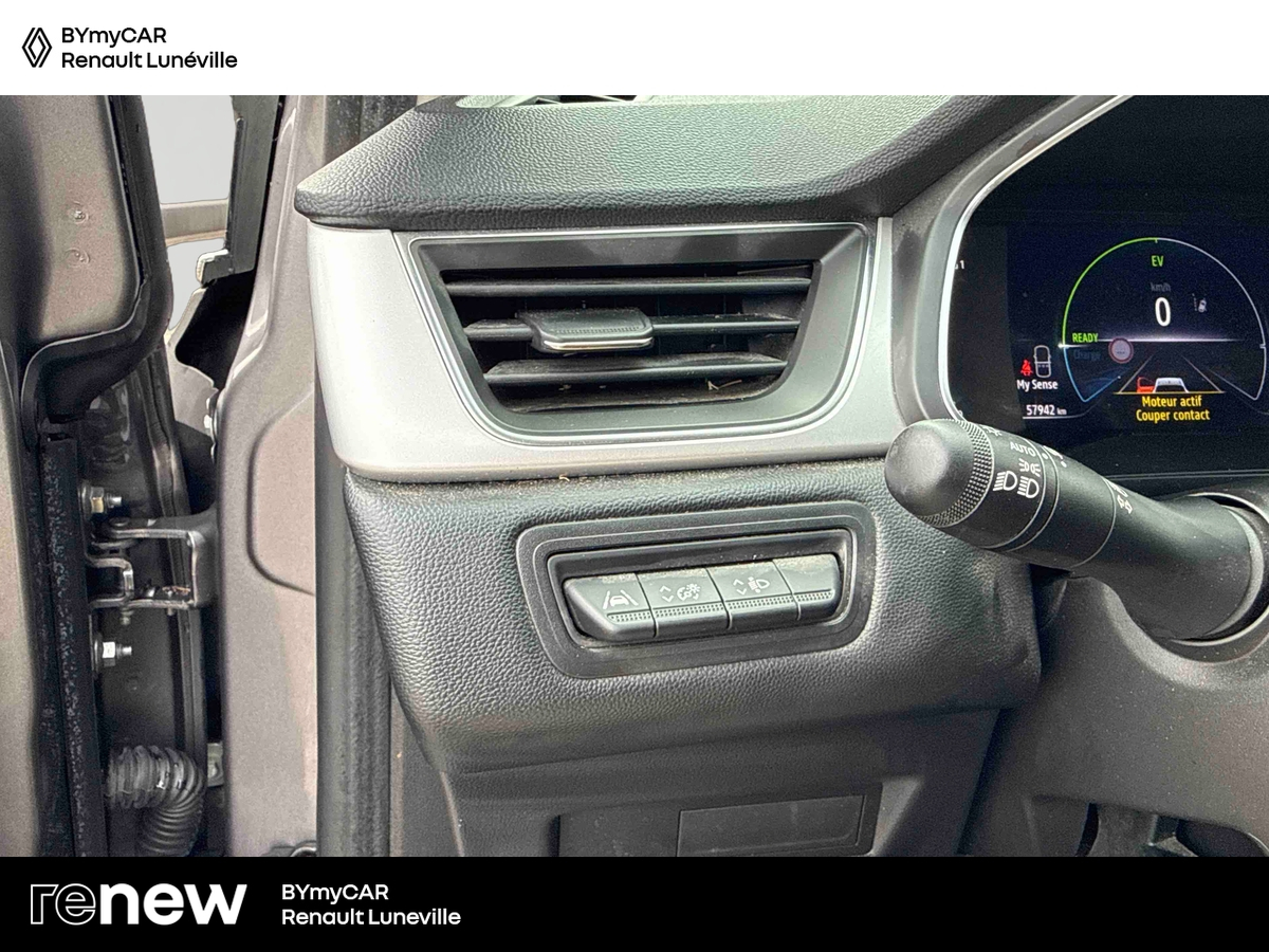Renault Captur E-Tech full hybrid 145 — photo 19