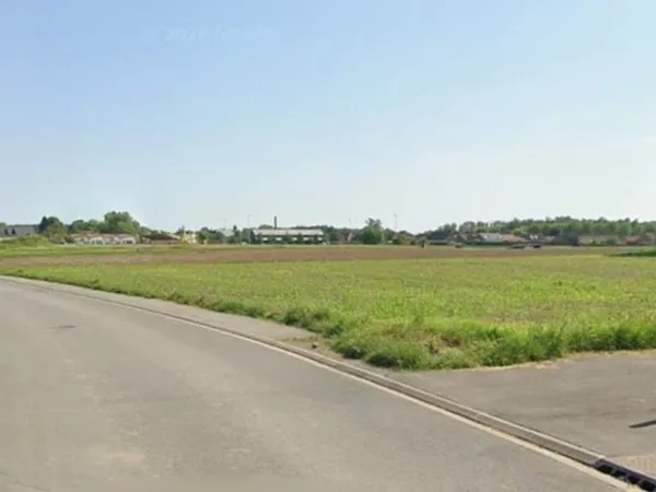Terrain 285 m²