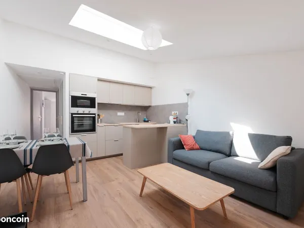 Bel appartement T2 renové sur le Vieux Port