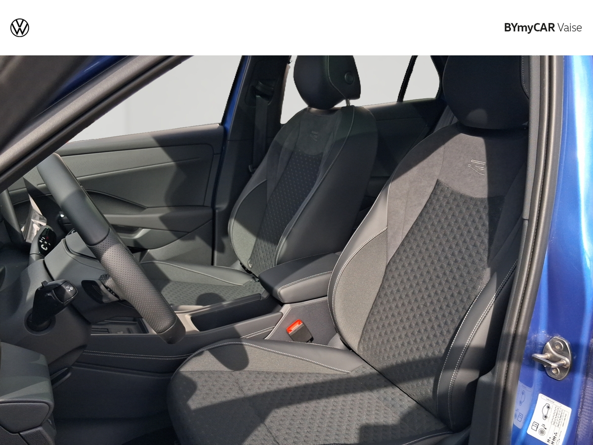 Volkswagen T-Roc 1.5 eTSI EVO2 Hybrid 150 ch DSG7 — photo 11