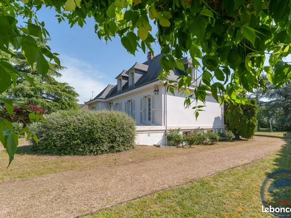Propriété 6 pièces 155 m²