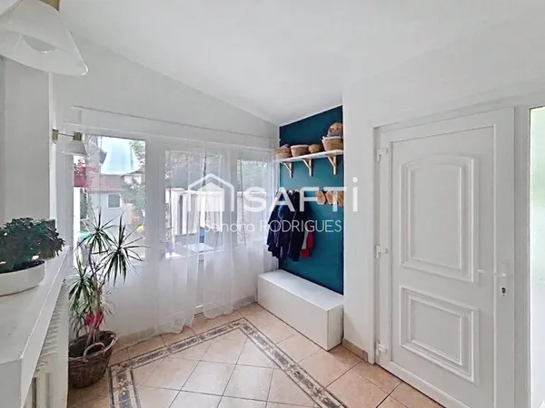 Maison semi mitoyenne 5 pièces avec jardin et garage sans travaux à prévoir, proche de toutes commod