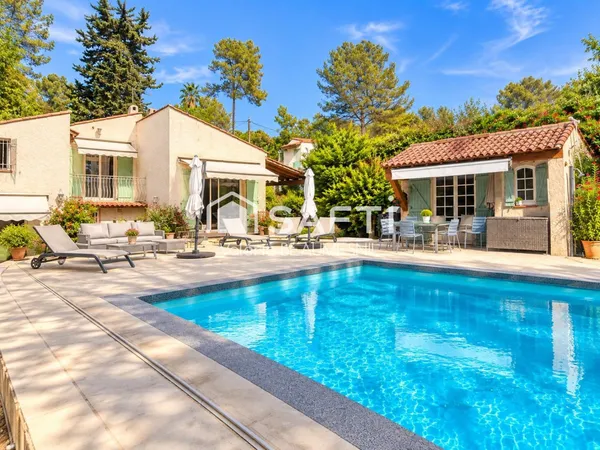 Villa familiale 5 chambres - Piscine - Terrain 1 200 m²