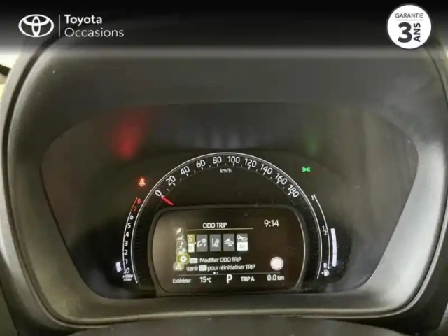 Toyota Aygo x 1.0 vvt-i 72ch design s-cvt — photo 14