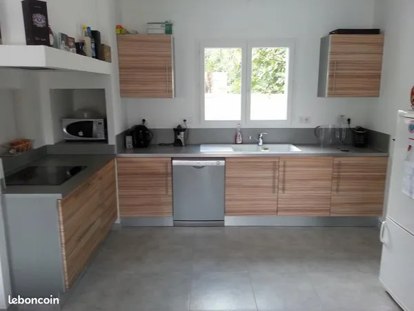 Sorgues/Châteaun.Pape villaT5 123m2 gge+cour 1460