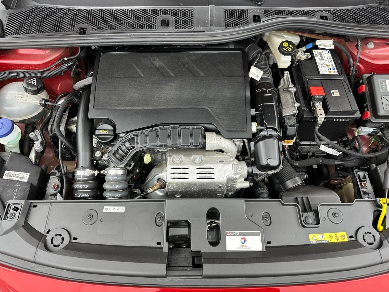 Peugeot 208 puretech 100 s&s eat8 gt — photo 13
