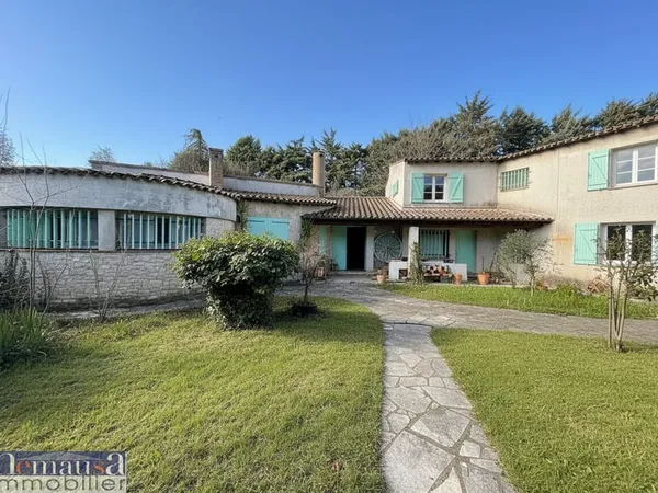 CAISSARGUES - Maison de 220m2 avec grande parcelle