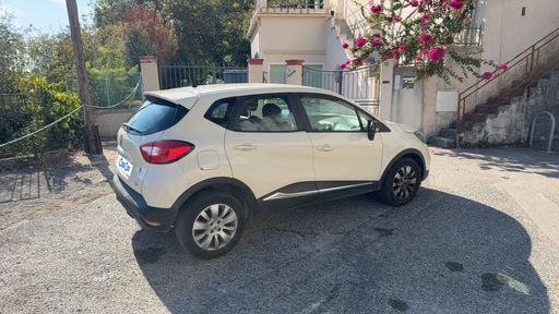 Renault Captur 0.9 TCe 90 - Business – 2015 – 120562 km – Essence – Boîte Manuelle — photo 6