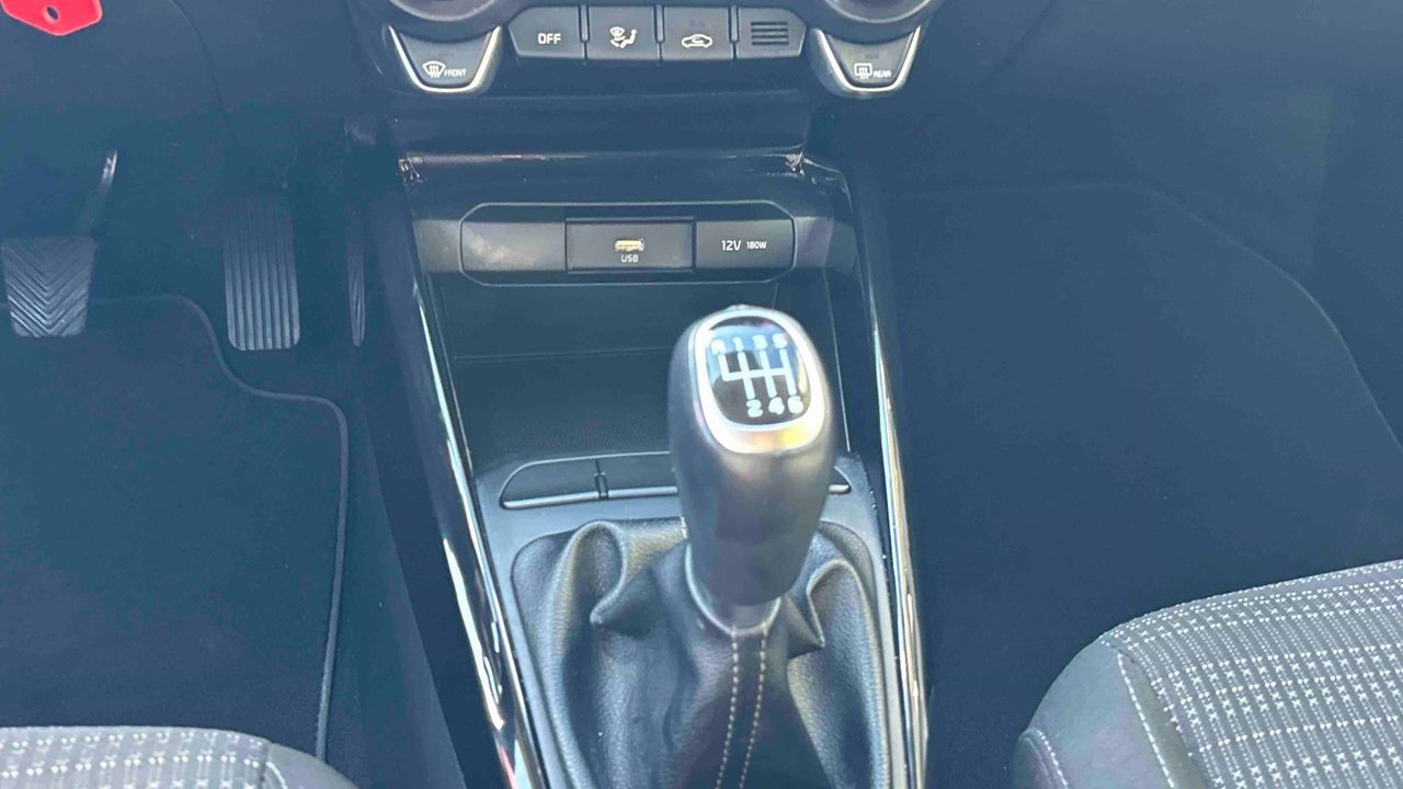 KIA Stonic 1.0 T-GDi 100 ch BVM6 — photo 22