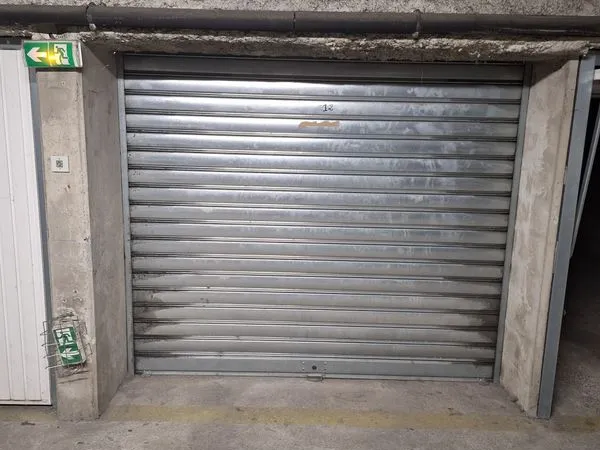 Garage boxe fermé