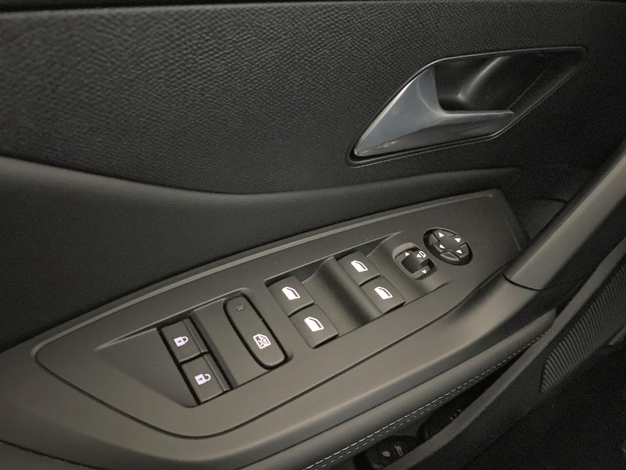 Peugeot 308 hybrid 145 e-dcs6 allure — photo 20