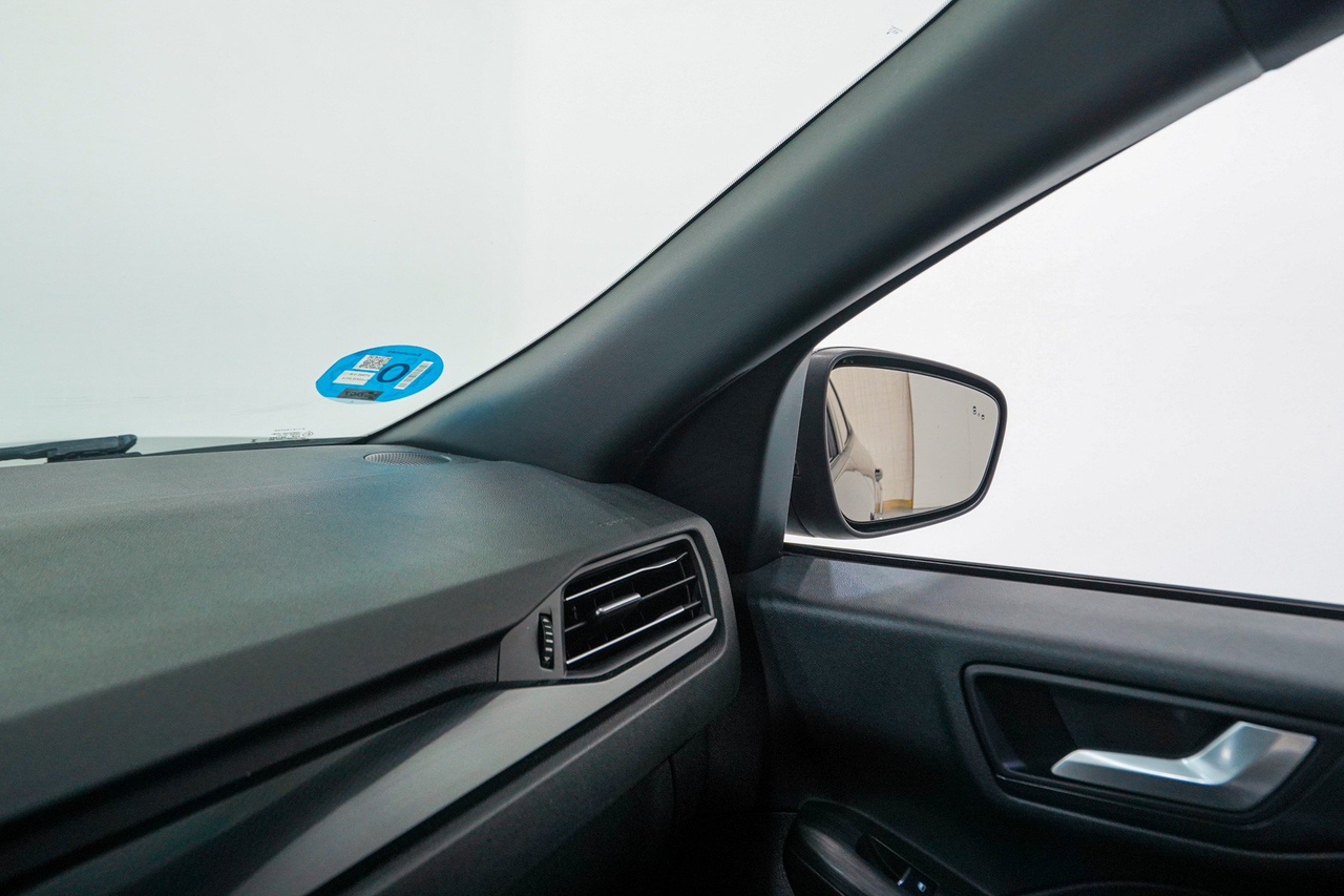 Ford Kuga — photo 30