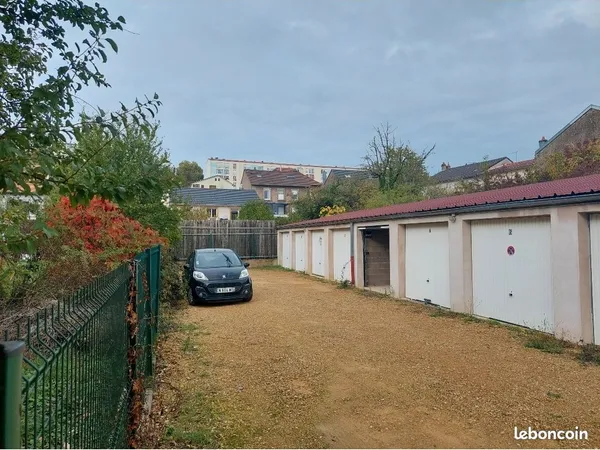 Garage box avec électricité CLOUANGE