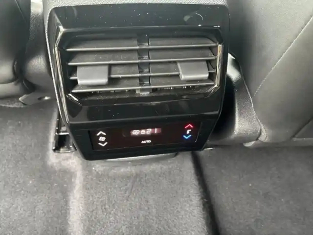 Peugeot 5008 gt hybrid 145ch e-dcs6 — photo 22