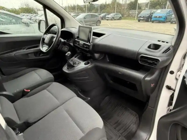 Toyota Proace city medium 100 d-4d business rc21 — photo 10