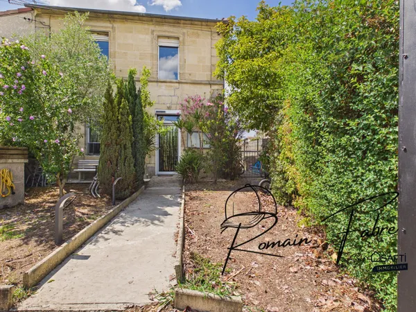 Maison en pierre avec 3 chambres centre ville de Cavignac